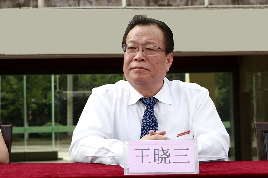 学前与特殊教育学院肖阳代表教师发言,对新同学的到来表示欢迎,为新生